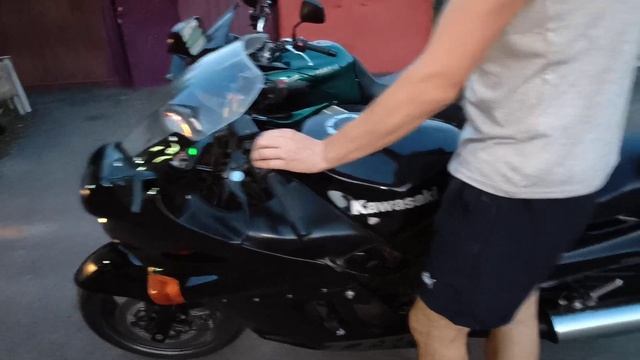 Для Авито. Kawasaki Zzr 1100.