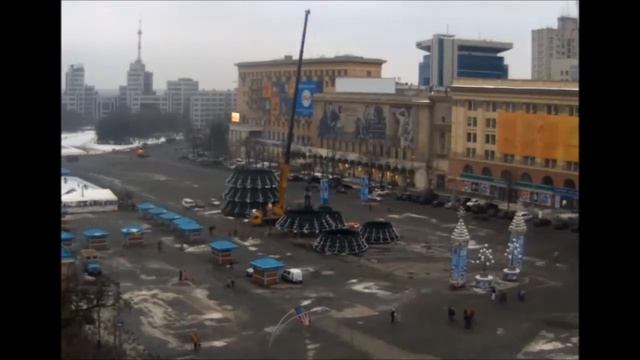 Демонтаж Новогодней 2015 Ёлки в Харькове смотреть онлайн