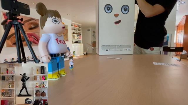 Unboxing Javier Calleja's 1000% BE@ARBRICK смотреть онлайн