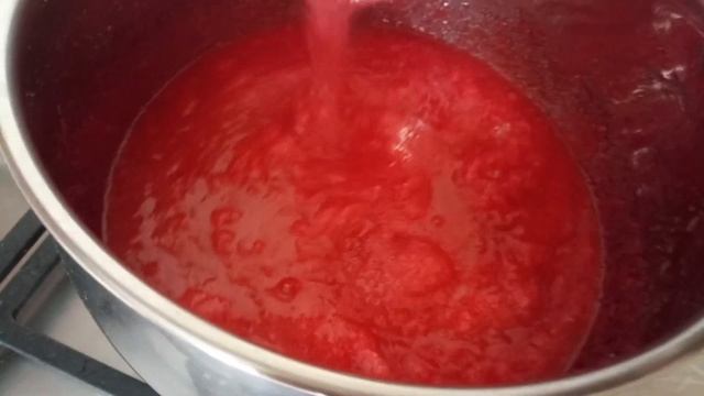 Отличный десерт - клубника в желе из красной смородины. Варенья много не бывает смотреть онлайн
