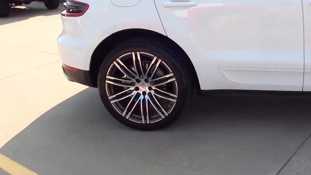 2017 Porsche Macan S Only @ Ron's Toy Box in Bettendorf,IA 52722 смотреть онлайн