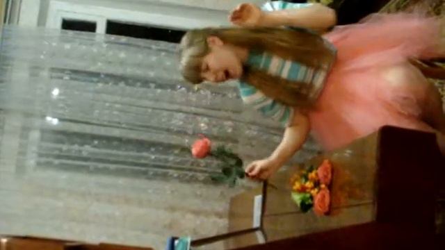 Ты дарила мне розы кусочек в исполнении именинницы! хD