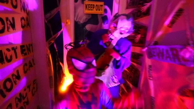 Spider-Man Trick or Treats for Halloween | Deion's Playtime смотреть онлайн