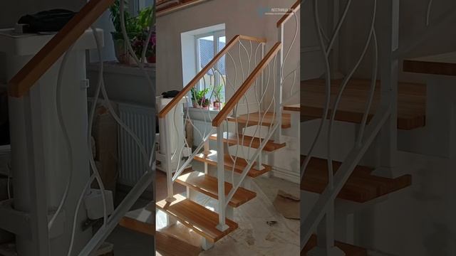 Лестница на металлокаркасе на второй этаж/ купить лестницу смотреть онлайн