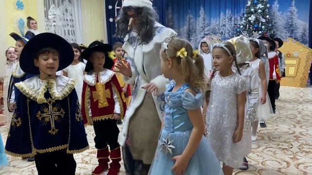 Новогодний утренник в детском саду смотреть онлайн