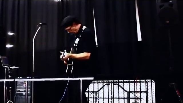 Joe Romersa solo live performance at ReactorCon 2012 of "Cradle of the Forest" смотреть онлайн