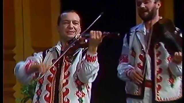 Чардаш з Кендіц. Ансамбль народної музики Святовид смотреть онлайн