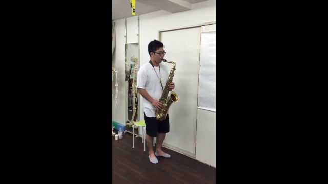 Tenor Saxophone Sound Compare смотреть онлайн