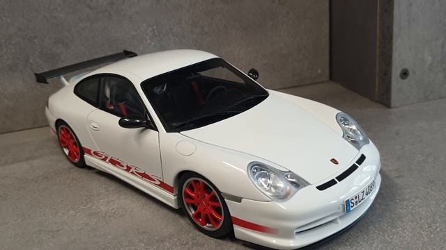 Porsche GT3 RS 911 (996) autoart 1:18 смотреть онлайн