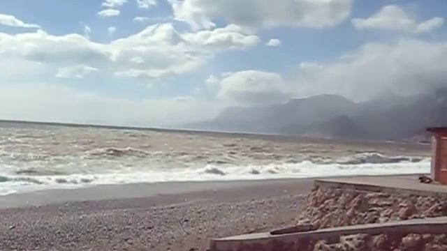Вот такое оно средиземное море в феврале :)) смотреть онлайн