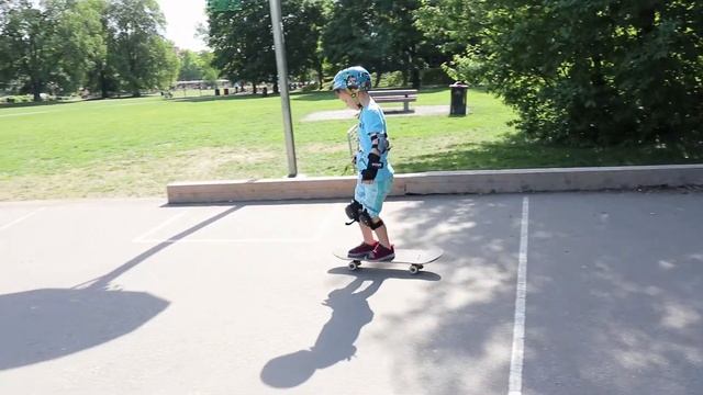 Заработал на скейт в 6 лет.Первая тренировка на скейте.Активный отдых. смотреть онлайн
