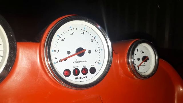Показания моточасов на лодочном моторе Suzuki смотреть онлайн