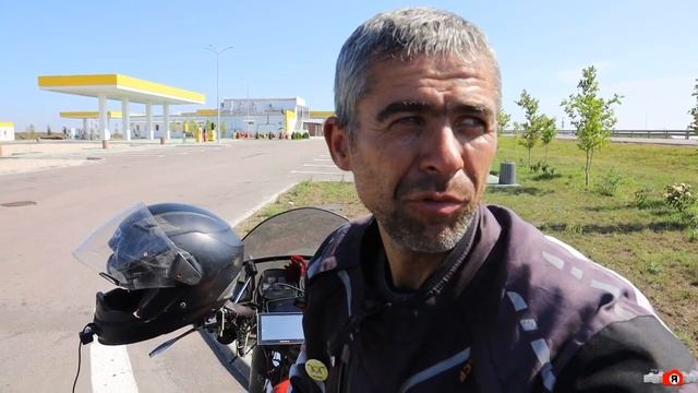 Антон Юрков доехал на мотоцикле до Магадана и вернулся в Крым смотреть онлайн