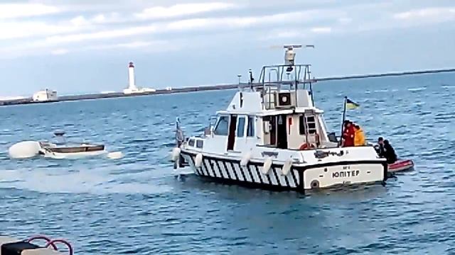 ОДЕССА/ODESSA МОРСКОЙ ВОКЗАЛ ПОДЪЕМ ЗАТОНУВШЕЙ ЯХТЫ (КАТЕРА)2 смотреть онлайн