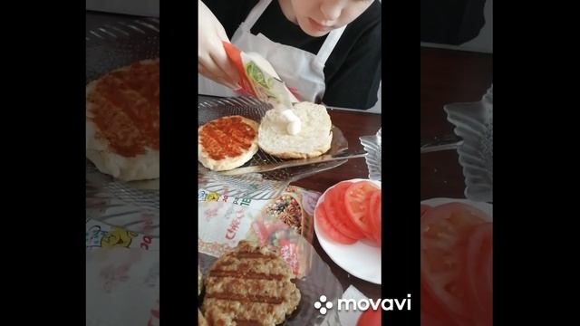 Быстрые блюда на каждый день... Бургеры смотреть онлайн