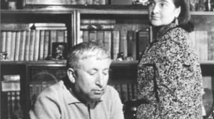 Песня «Патимат» на слова народного поэта РД Расула Гамзатова. Поет артист Дарго-театра А. Алибеков