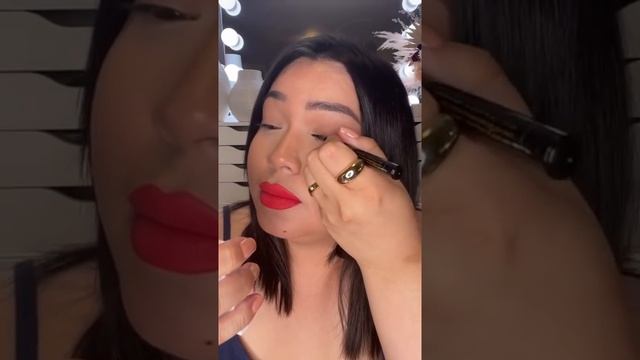 I TRIED ADELE'S FAVOURITE EYELINER!!! смотреть онлайн