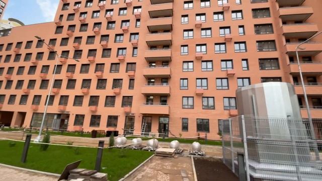 Во дворе. ЖК Тополя. Улица Верхние поля смотреть онлайн