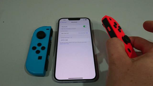 How to connect your Nintendo Switch Joy-cons to your Apple iPhone. смотреть онлайн