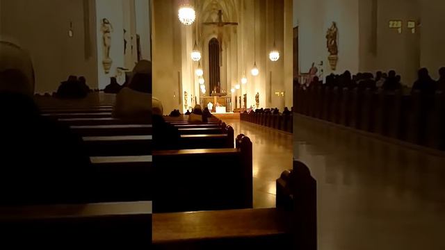 В одном из соборов Мюнхена смотреть онлайн