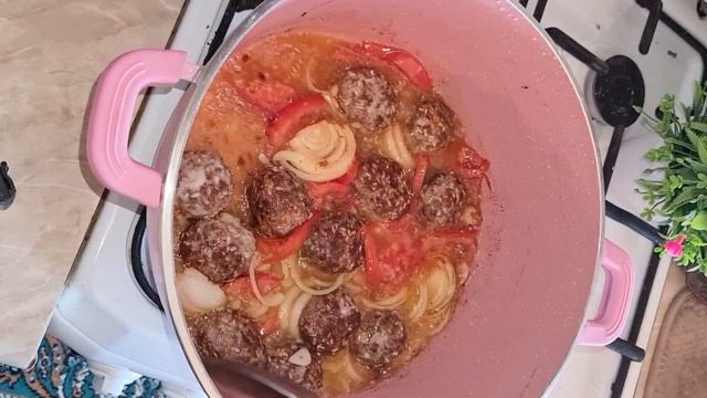 Тефтели #идеянаужин #тефтелирисом #фарш #идеянаобед #рецепт #обед смотреть онлайн