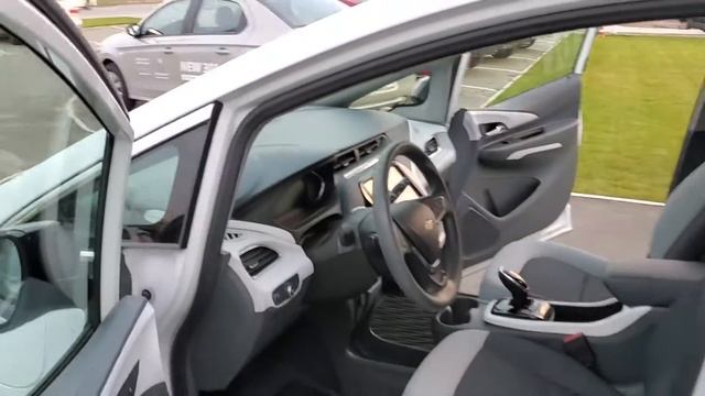 Chevrolet Bolt LT 2017 смотреть онлайн