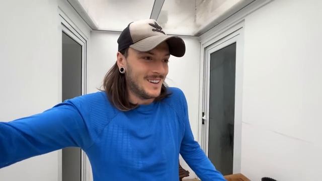 АЗОРЫ БЕЗ НАДЗОРА! НАШЕЛ НОВУЮ КИСКУ! ГЕЙЗЕР ЗАКИПЕЛ, ВЫПУСТИЛ ПАР. ОКУНУЛСЯ В ОМУТ, НОЧЕВАЛ НЕ ДОМ смотреть онлайн