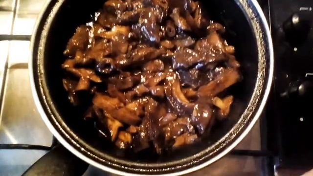 Жареные грибы/Маслята с картофелем смотреть онлайн