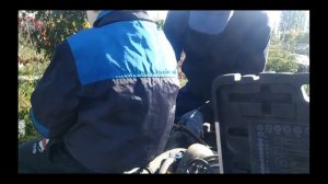 НИВА(ВАЗ 2121)снял капот-ремонт петель.