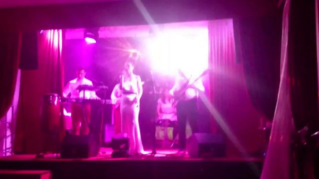 кавер-группа "CosmiQ" в ресторане «Хайям» (live 2016-02-23) смотреть онлайн