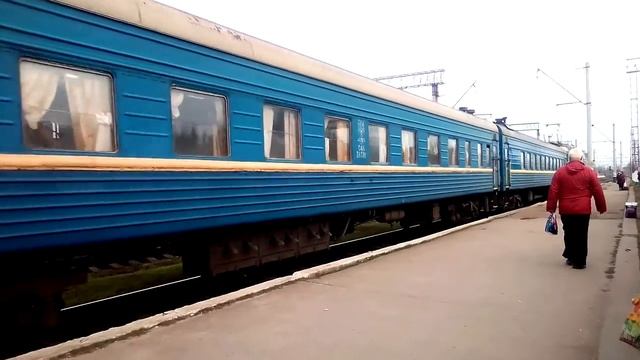 Отправление ЧС7-312 с поездом Львов-Запорожье со ст. Никополь смотреть онлайн