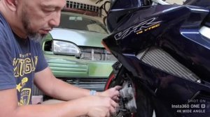 Honda VFR 800 Front Brake Fluid Change