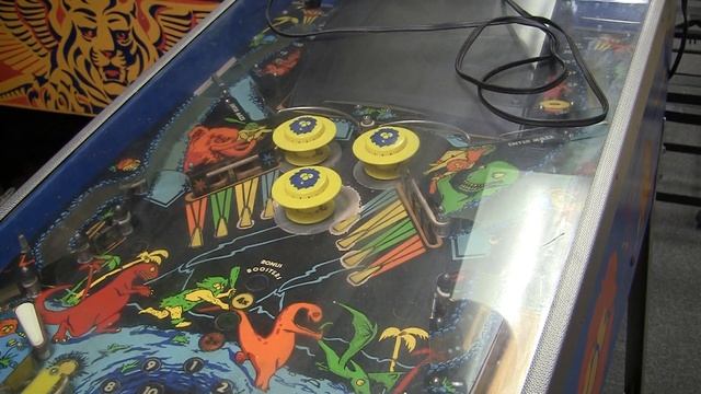 "Caveman" Gottlieb Pinball/Video Hybrid! - Rare First Look! - PinballHelp.com смотреть онлайн