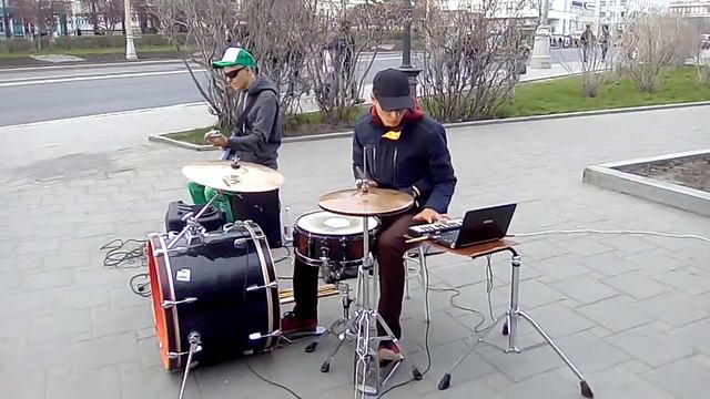 Уличные таланты. Екатеринбург. На фестивале Rock Museum 19.05.2018 смотреть онлайн