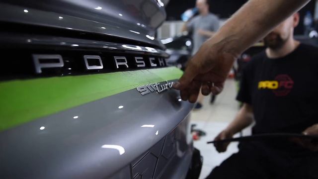 Оклейка Porsche 911 Turbo S в полиуретановую пленку SunTek смотреть онлайн