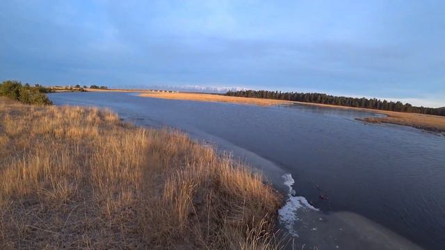 Речка Шанталык в начале ноября Выдра
