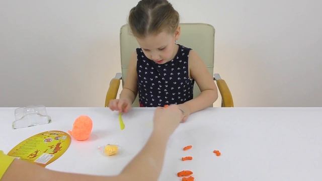 Сюрприз с пластилином Распаковка Лепим Кенгуру Egg Toys with plasticine Extract making Kangaroo смотреть онлайн