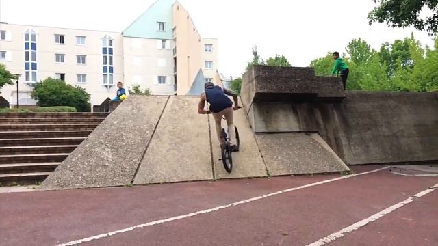 Sosh Urban Motion 3 : Rob Wise X Christian Rigal (3th place) смотреть онлайн