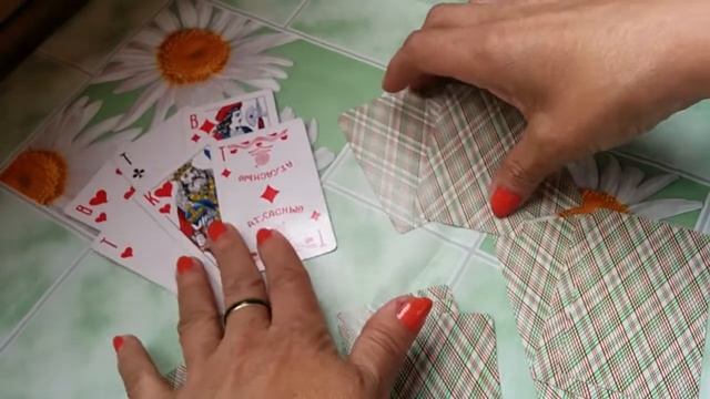 Гадания по пятницам: расклад для Червовой Дамы на неделю смотреть онлайн