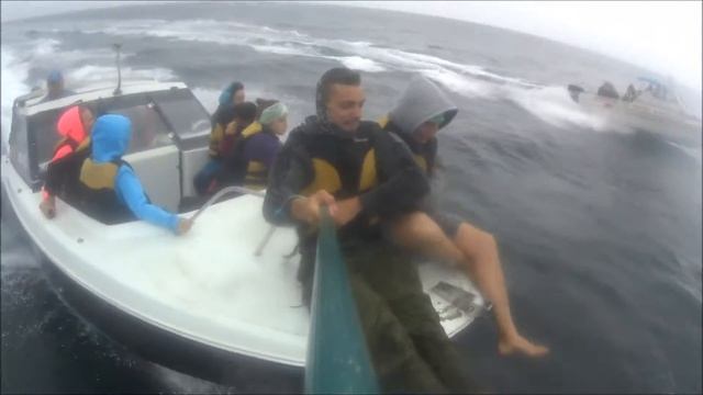 КАТЕРА, ДЕСАНТИРОВАНИЕ В БУХТУ ИДОЛ смотреть онлайн