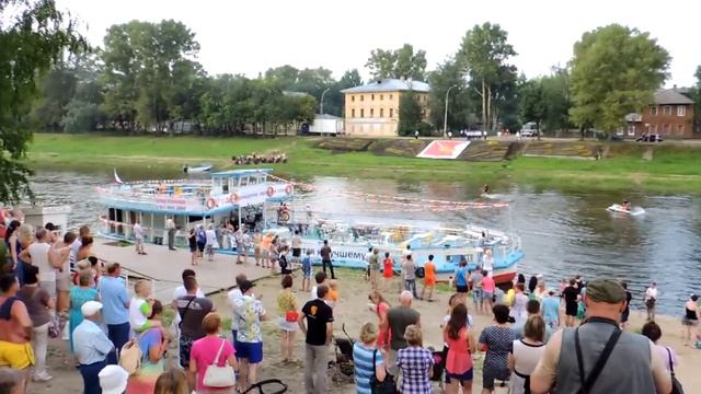 Водное шоу "Летающий человек" 29 июня 2013 (г. Вологда) смотреть онлайн
