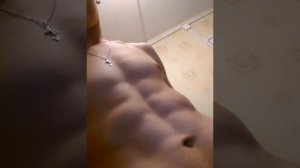 урчание в животе накаченного парня без футболки) | abs shirtless male stomach growl