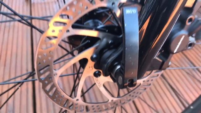 Trek Dual Sport 2 2020 Hybrid Bike CLOSER LOOK смотреть онлайн