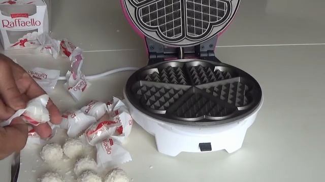 EXPERIMENT WAFFLE IRON: Mozzart balls & Raffaello смотреть онлайн