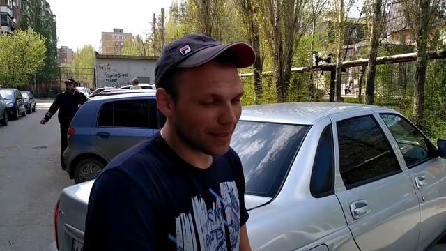Саратовский водитель решил снять тонировку после ночевки в отделе полиции смотреть онлайн
