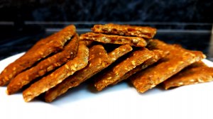 Хлебцы из ржаной муки с семечками