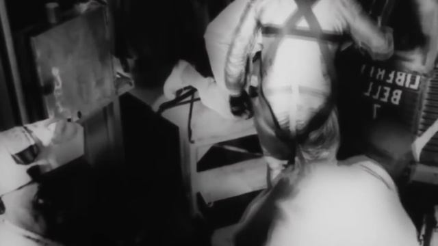 Эффект «зловещей долины» в Бездне космоса - Жуткая теория о восприятии человека смотреть онлайн