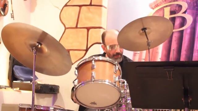 Leonice Shinneman on Drums for The Red Hill Quartet смотреть онлайн