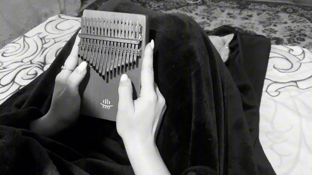 ПРОСТАЯ МЕЛОДИЯ НА КАЛИМБЕ | В мире животных (ТАБЫ в описании) смотреть онлайн