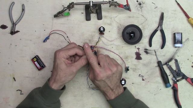 The SQONKBOX 55 Cigar Box Organ With A 555 timer смотреть онлайн